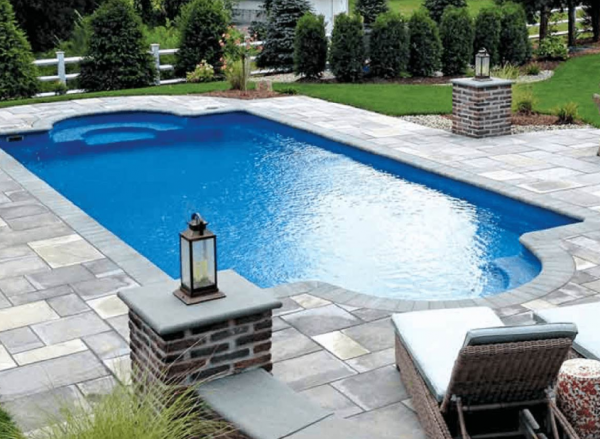 Kolam Renang Bergaya Romawi